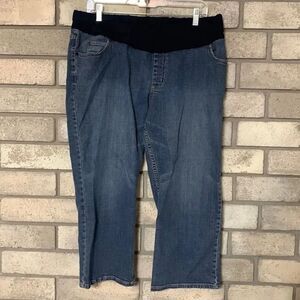 3for$20 maternity Capri size 14